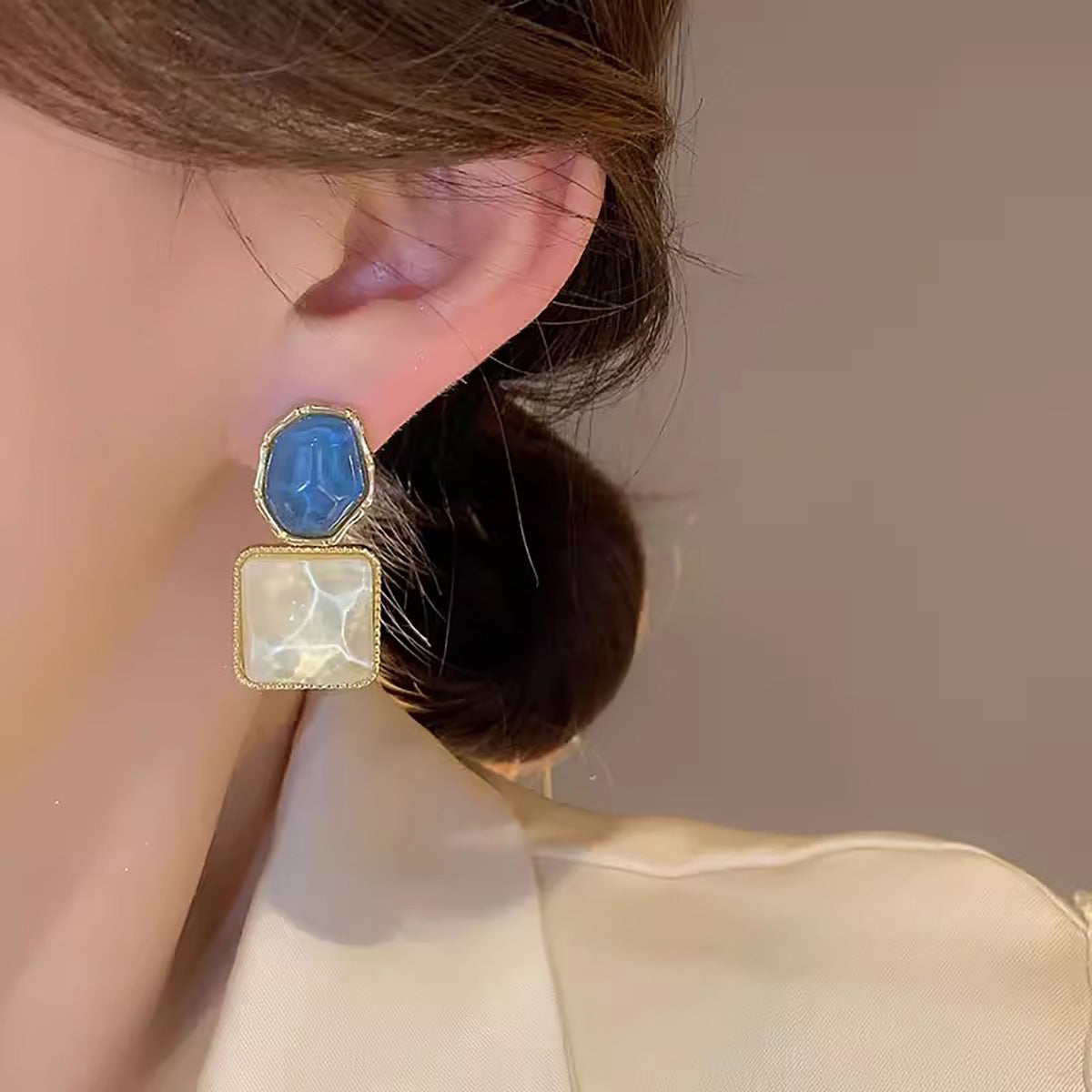 Earring Stud Niche Asymmetric Dreamy White Blue Square HXEA1319