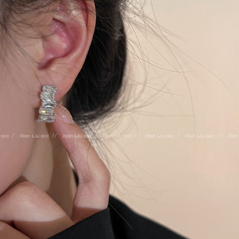 Earring Stud Exquisite Zircon C-Shaped HXEA1873