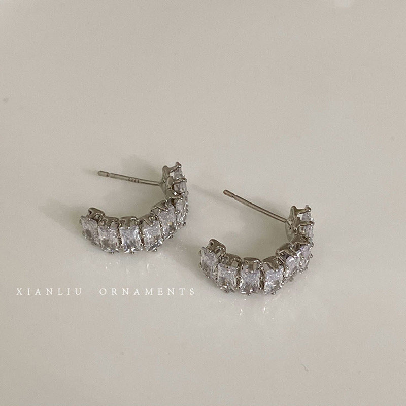Earring Stud Exquisite Zircon C-Shaped HXEA1873