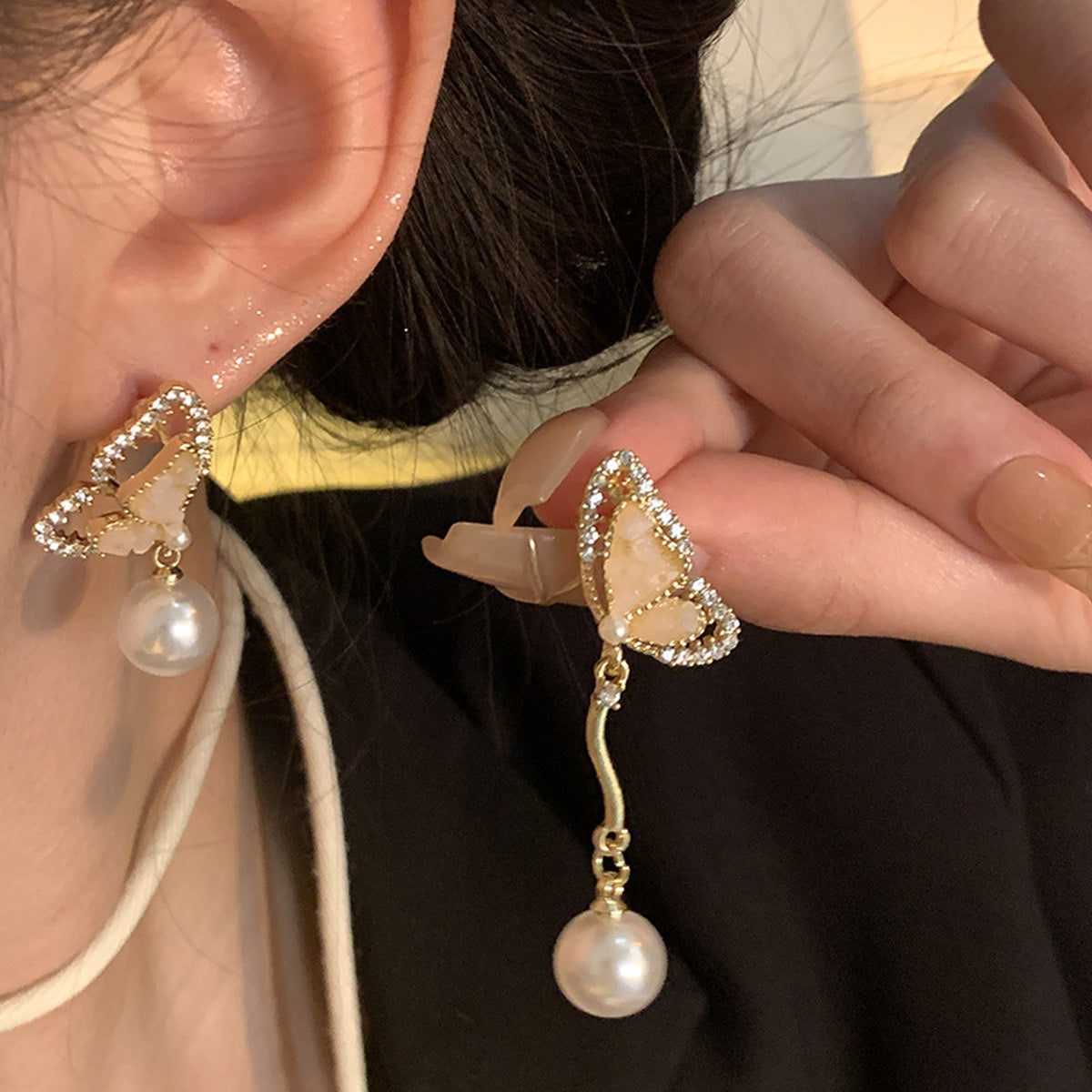 Earring Long Asymmetric Crystal Butterfly Pearl HXLA1514