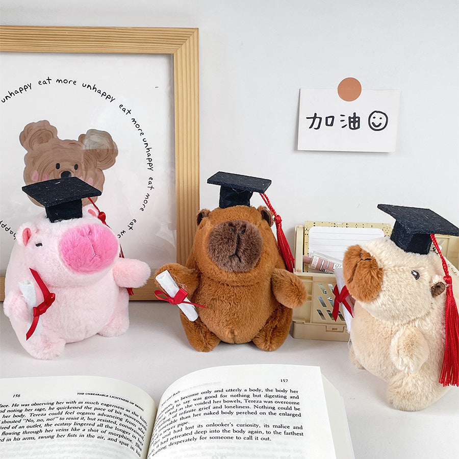 Gantungan Boneka Capybara Topi Wisuda Toga Boneka Graduation Keychain MCEW8559