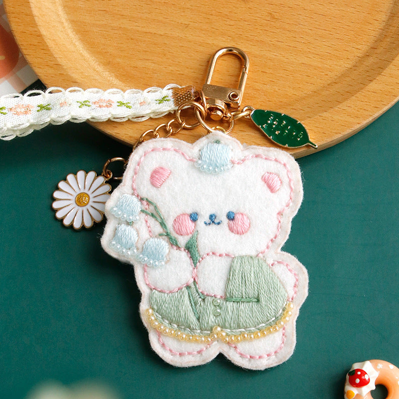 DIY Kit Embroidery Pendant Keychain Kerajinan Tangan Gantungan Kunci Bordir