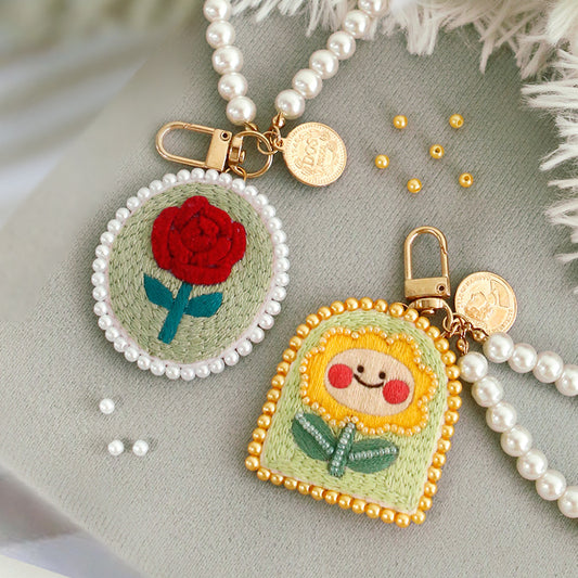 DIY Kit Embroidery Pendant Keychain Kerajinan Tangan Gantungan Kunci Bordir 2