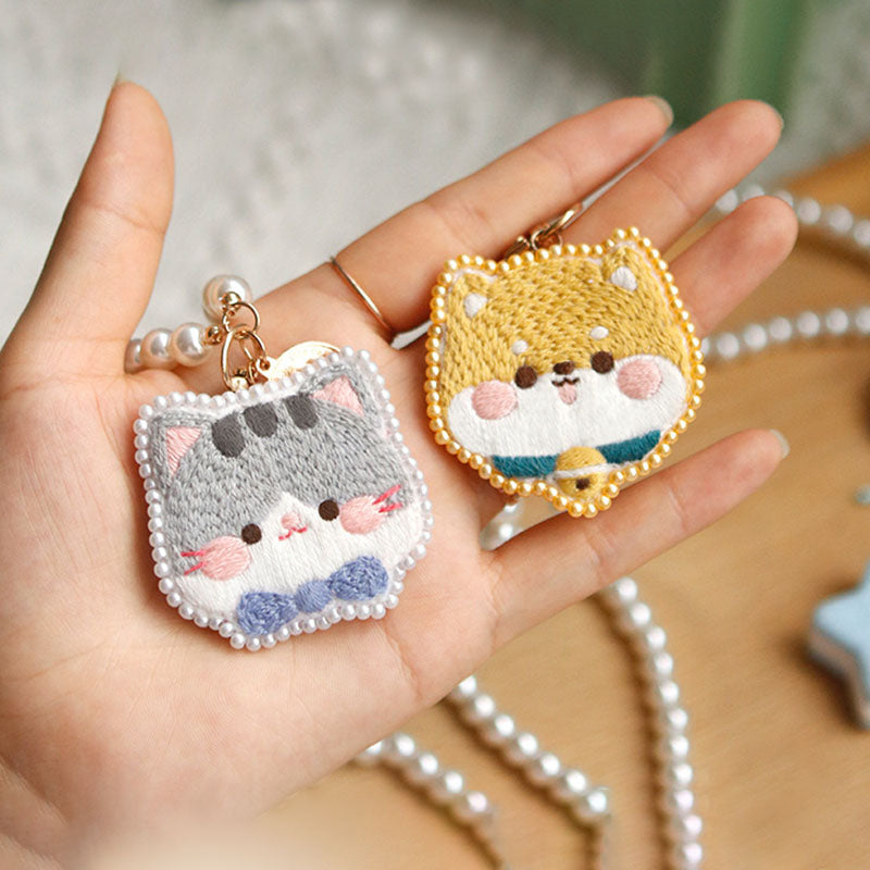 DIY Kit Embroidery Pendant Keychain Kerajinan Tangan Gantungan Kunci Bordir 2