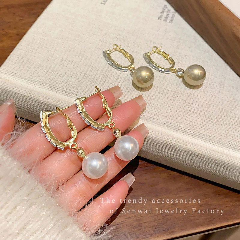Earring Hoop Elegant and Atmospheric Pearl XLA2237
