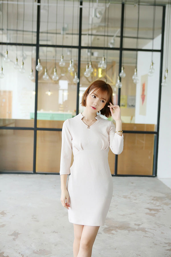 3/4 Sleeved V Neck Collar Dress
