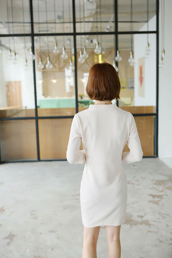 3/4 Sleeved V Neck Collar Dress