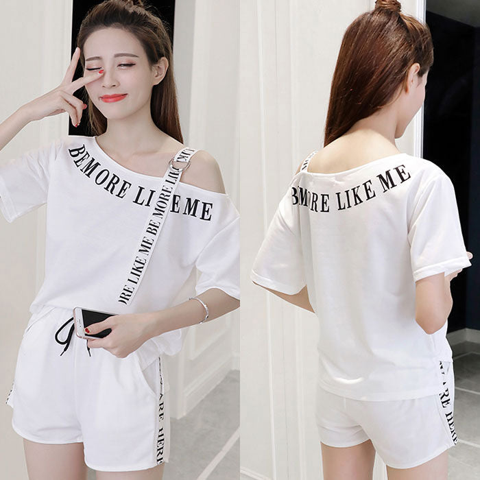 Setelan Wanita Kaos dan Celana Pendek Sporty Trendy