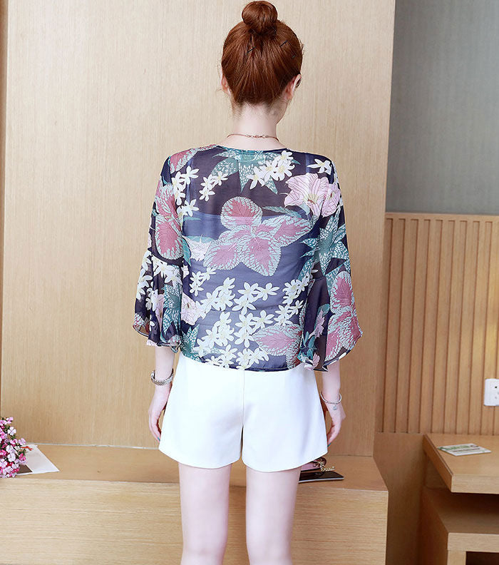 Blouse Bunga Leher V Lengan Terompet Fashion Korea