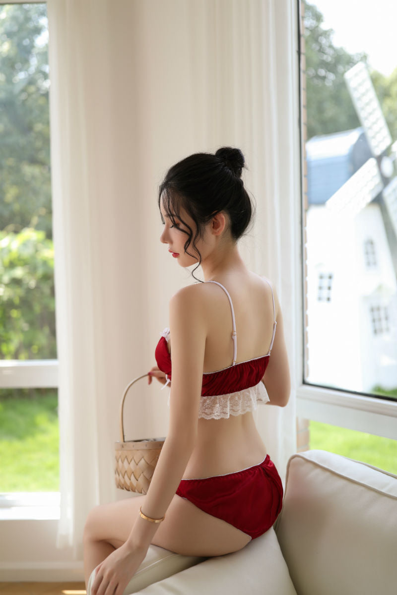 Lingerie Two Pieces Strings Chest and Lace Under