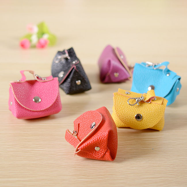 Small Triangle Bag (Random Color)