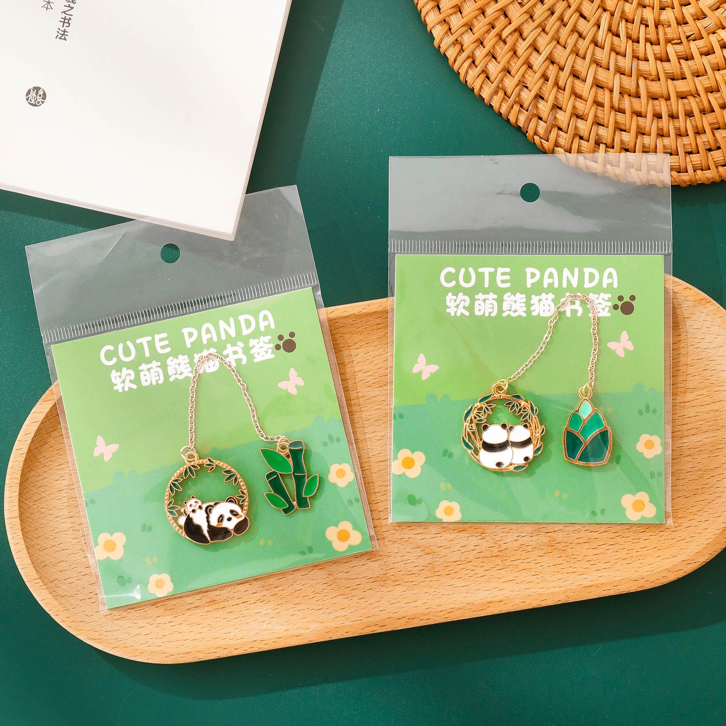 Pembatas Buku Gaya Korea Paper Clip Liontin Metal 4 Musim Souvenir Stationery