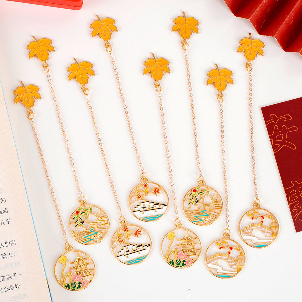 Pembatas Buku Gaya Korea Paper Clip Liontin Metal 4 Musim Souvenir Stationery