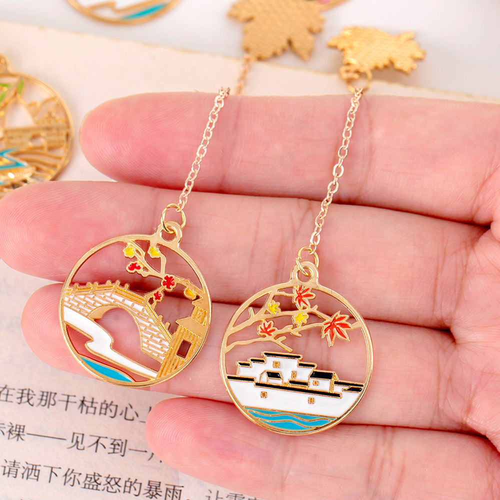 Pembatas Buku Gaya Korea Paper Clip Liontin Metal 4 Musim Souvenir Stationery
