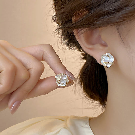 Earring Stud Niche Camellia HXEA1325