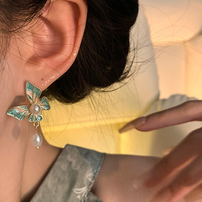 Earring Stud Retro Enamel Butterfly Pearl HXEA1510