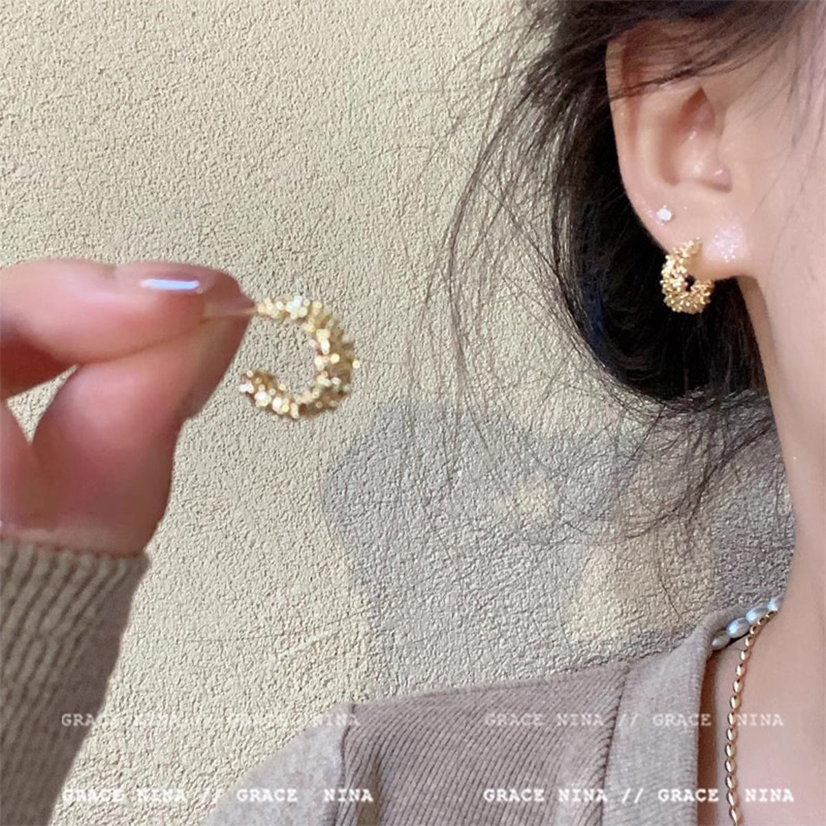 Earring Huggie Super Flash Sparkling Double Layered HXEA1766