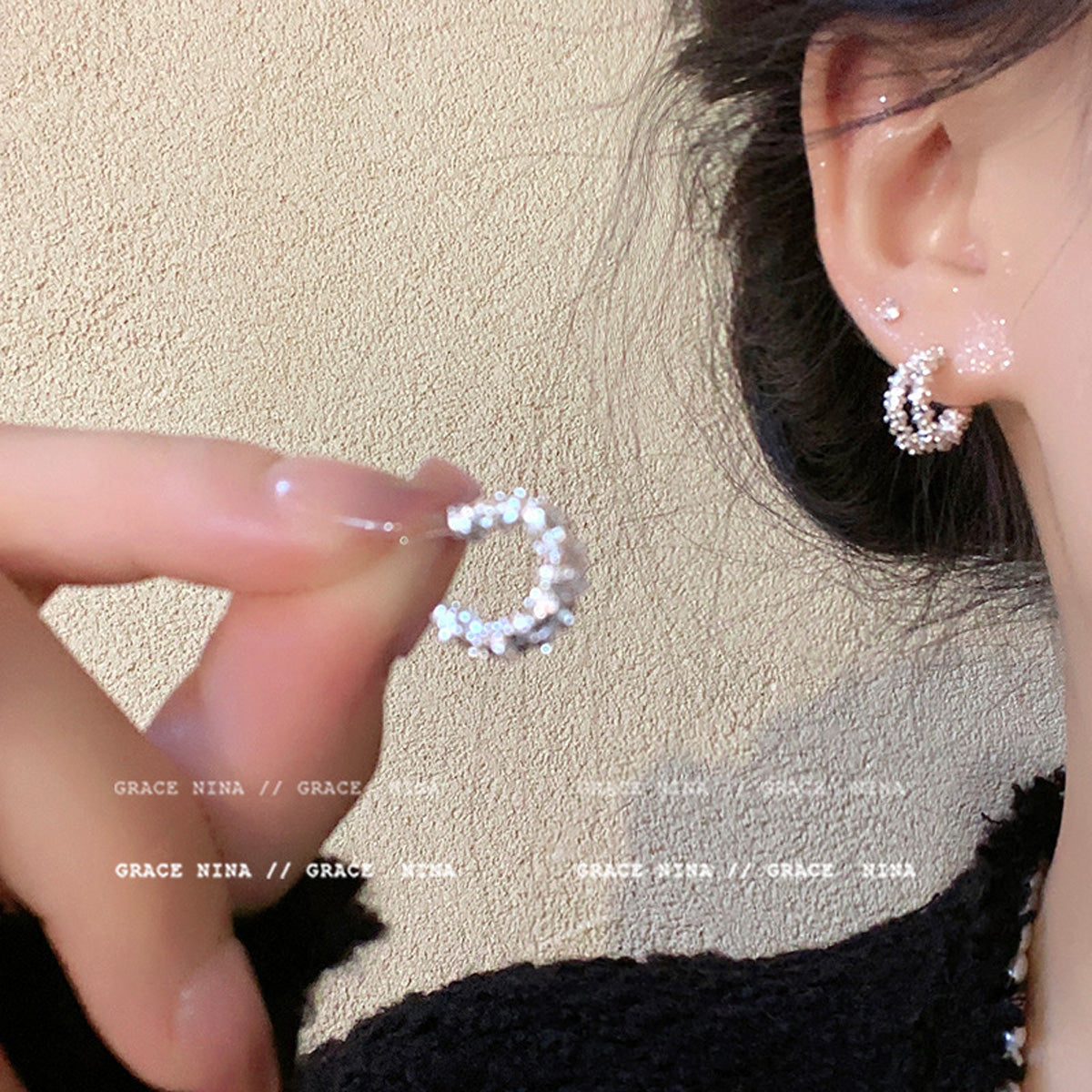 Earring Huggie Super Flash Sparkling Double Layered HXEA1766