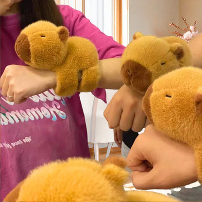 Boneka Capybara Lucu Lying Clingy Capybara Plush Slap Snap Band Wristband Doll Gelang Tangan