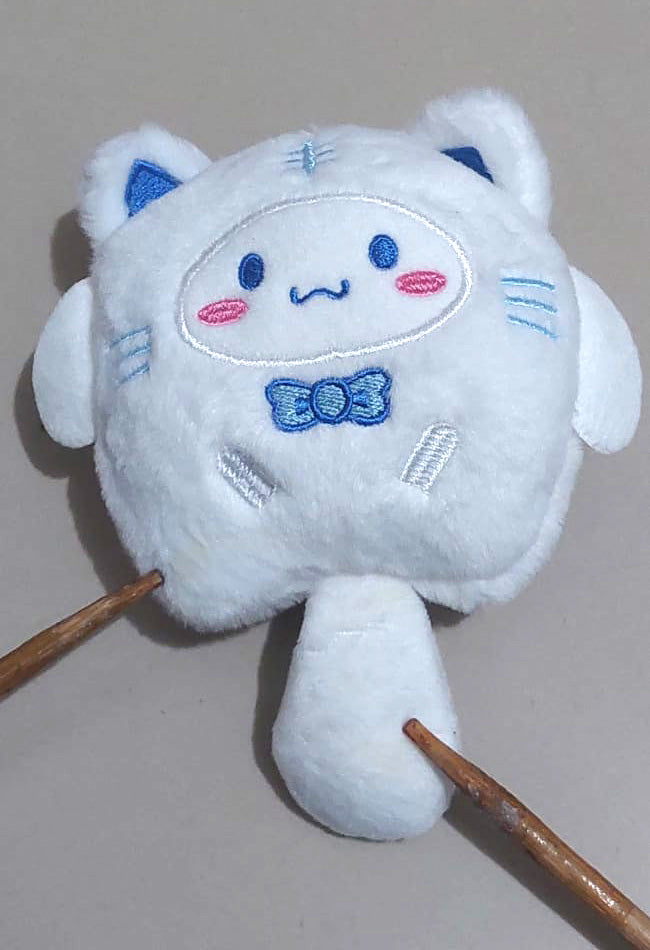 Gantungan Kunci Boneka Kitty Badtz-Maru Sanrio Kostum Kucing MCEW7417