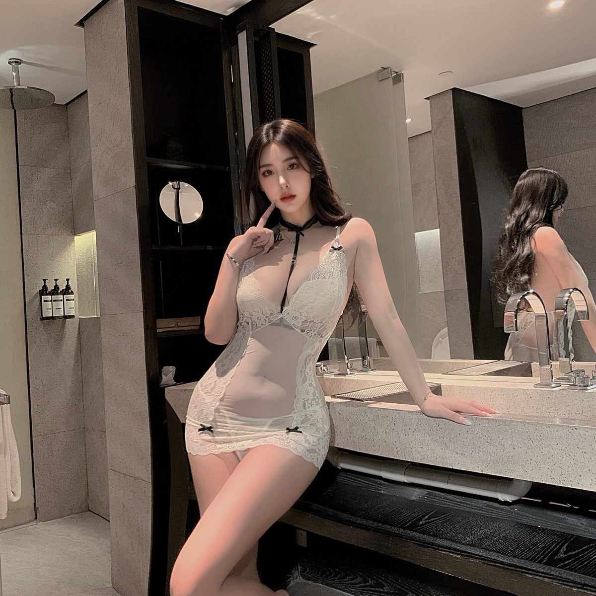 Lingerie Chemise Lace Chest Sides Hem UM1374