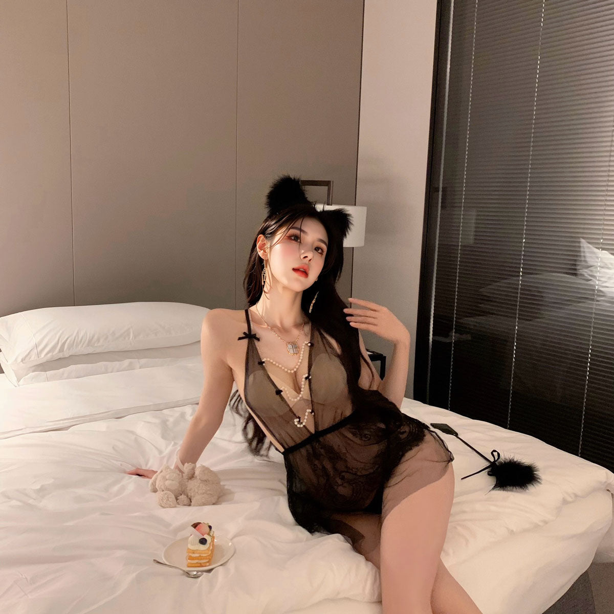Lingerie Babydoll Deep V Pearl Chest UY0208