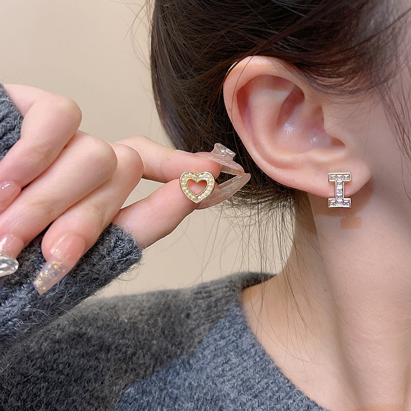 Earring Stud Sweet Personality Asymmetrical Pearl Heart XEA1222