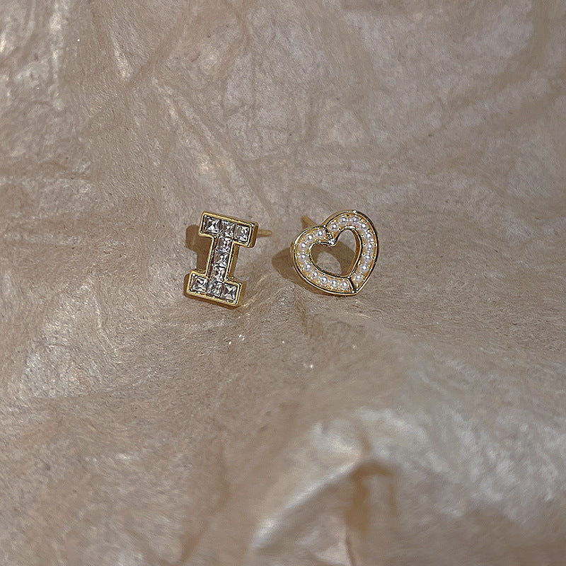 Earring Stud Sweet Personality Asymmetrical Pearl Heart XEA1222