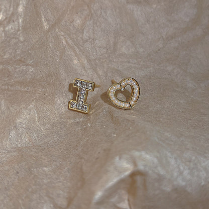 Earring Stud Sweet Personality Asymmetrical Pearl Heart XEA1222