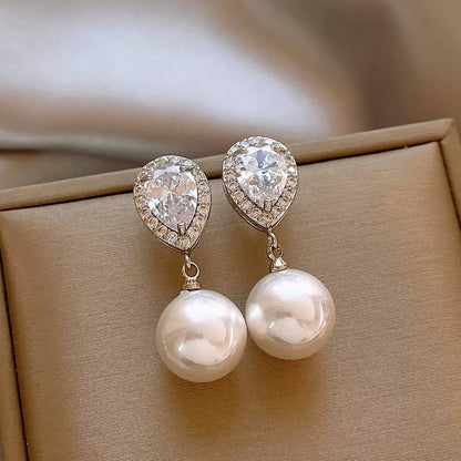 Earring Stud Exquisite Zircon Teardrop Shaped Pearl XEA1411