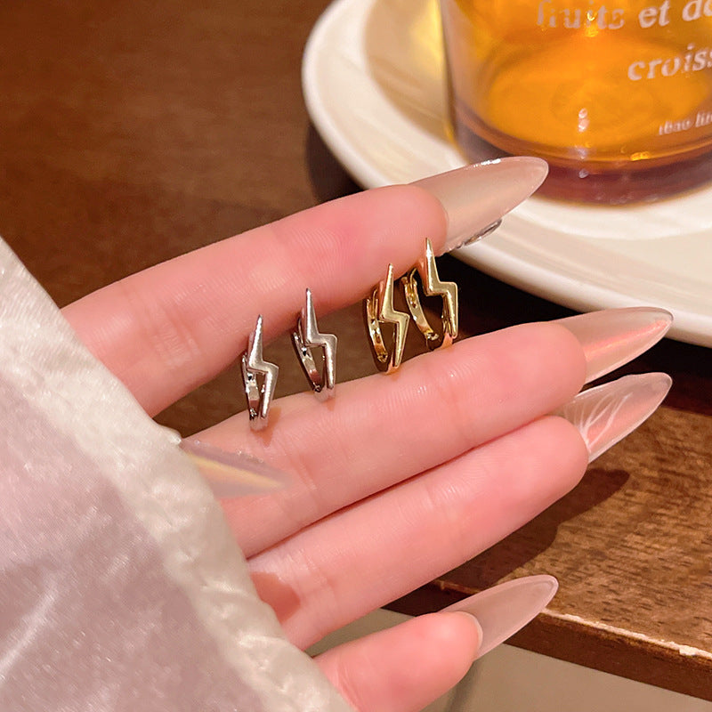 Earring Huggie Cool and Stylish Lightning Men and Women XEA1898