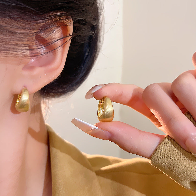 Earring Huggie Clip Matte Brushed XEA1970