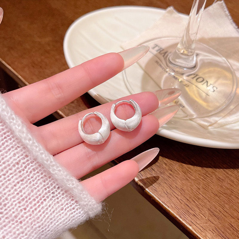 Earring Huggie Clip Matte Brushed XEA1970