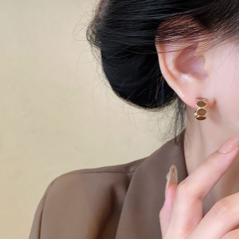 Earring Stud Retro Maillard Coffee Colored C Shaped XEA1975