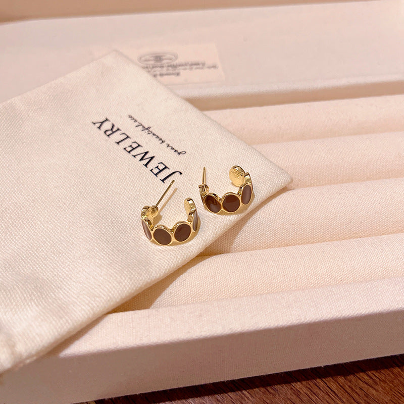 Earring Stud Retro Maillard Coffee Colored C Shaped XEA1975