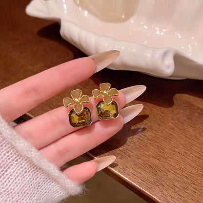 Earring Stud Champagne Zircon Flower XEA1981