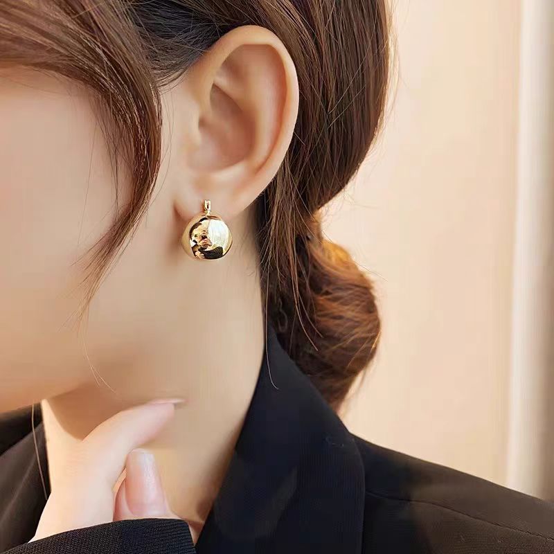 Earring Huggie Simple Glossy Ball XEA2034