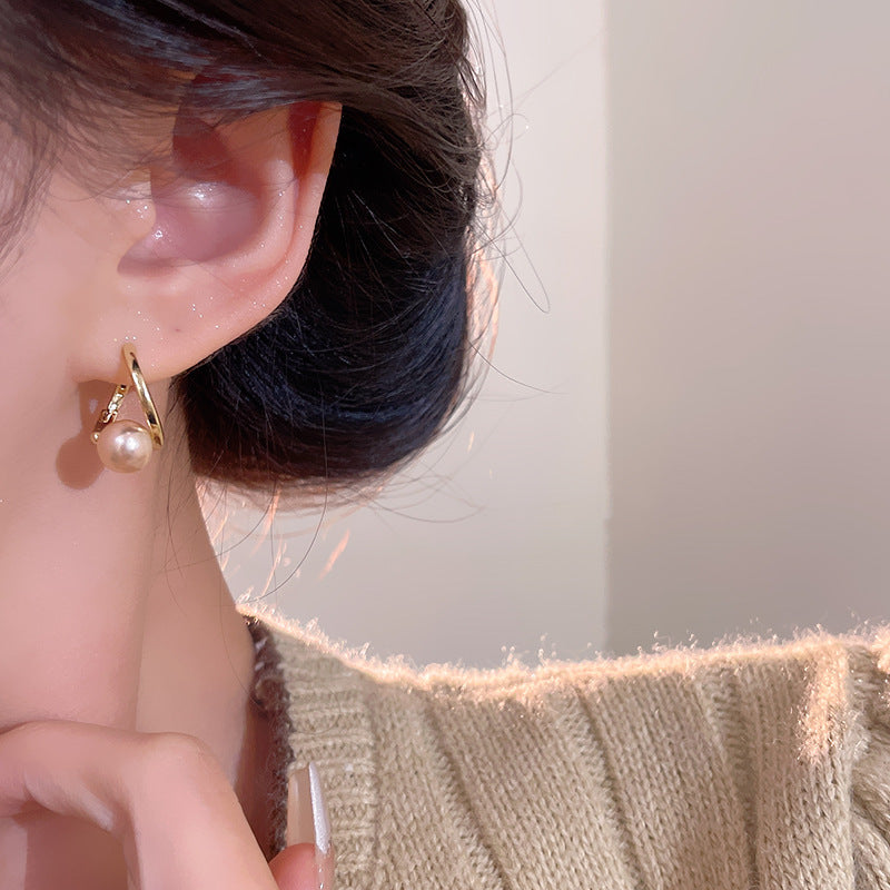 Earring Huggie Simple Pearl XEA2054