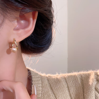 Earring Huggie Simple Pearl XEA2054