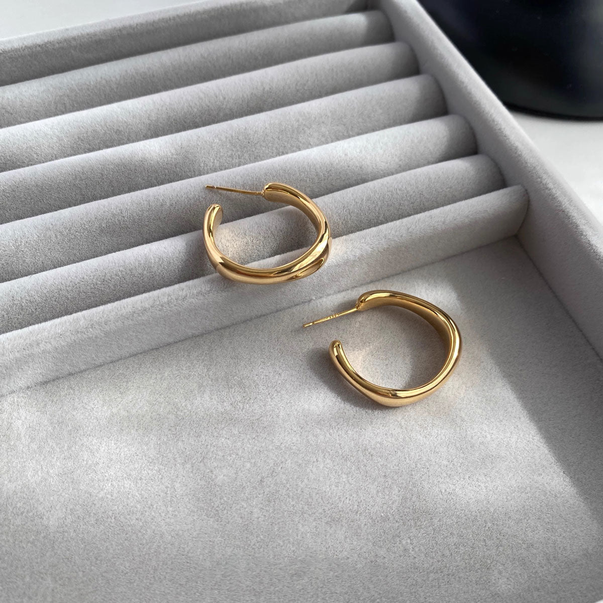 Earring Stud Minimalist Style Simple C Shaped XEA2085
