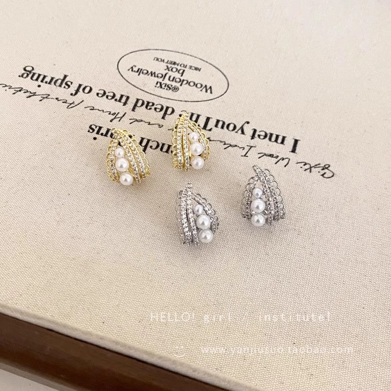 Earring Stud Retro Elegant Lace Pearl XEA2284