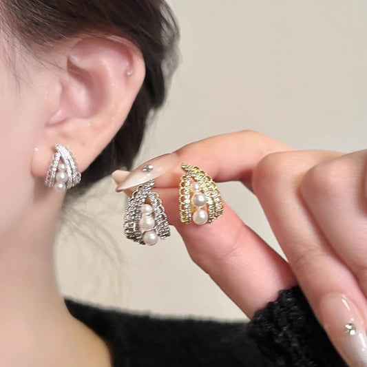 Earring Stud Retro Elegant Lace Pearl XEA2284