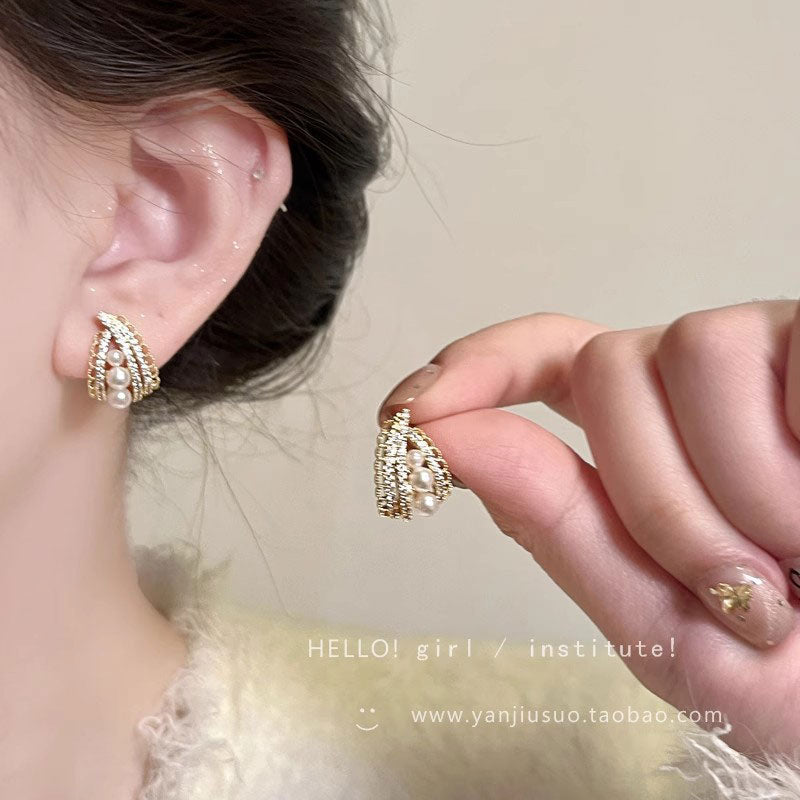 Earring Stud Retro Elegant Lace Pearl XEA2284