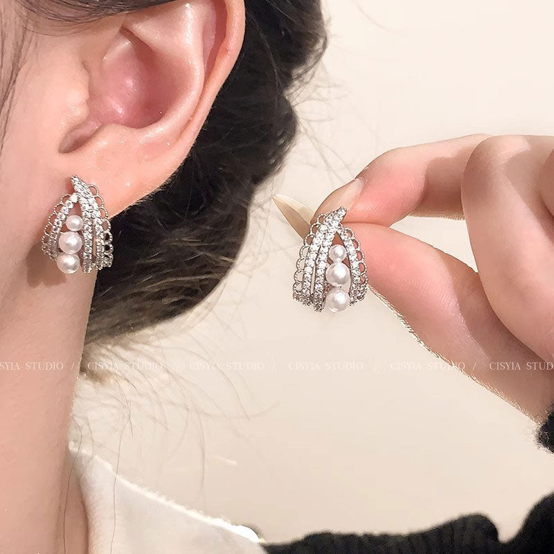 Earring Stud Retro Elegant Lace Pearl XEA2284