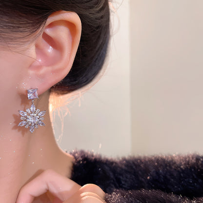 Earring Stud Flashing Exquisite Full Diamond Zircon Snowflake XEE6271
