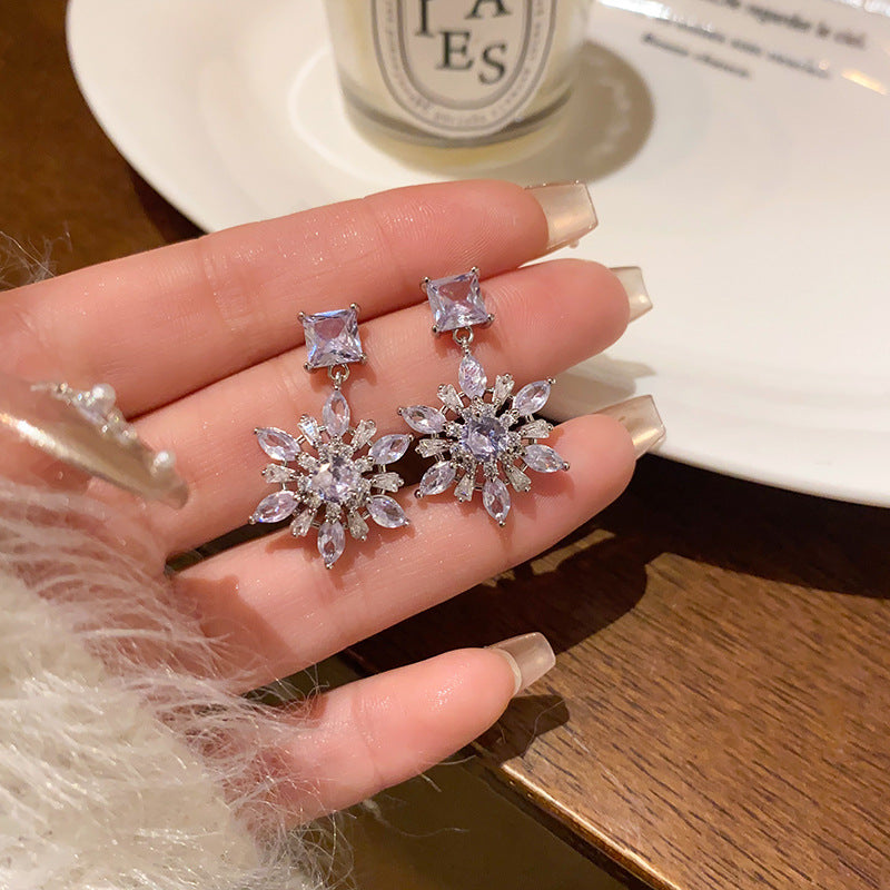 Earring Stud Flashing Exquisite Full Diamond Zircon Snowflake XEE6271