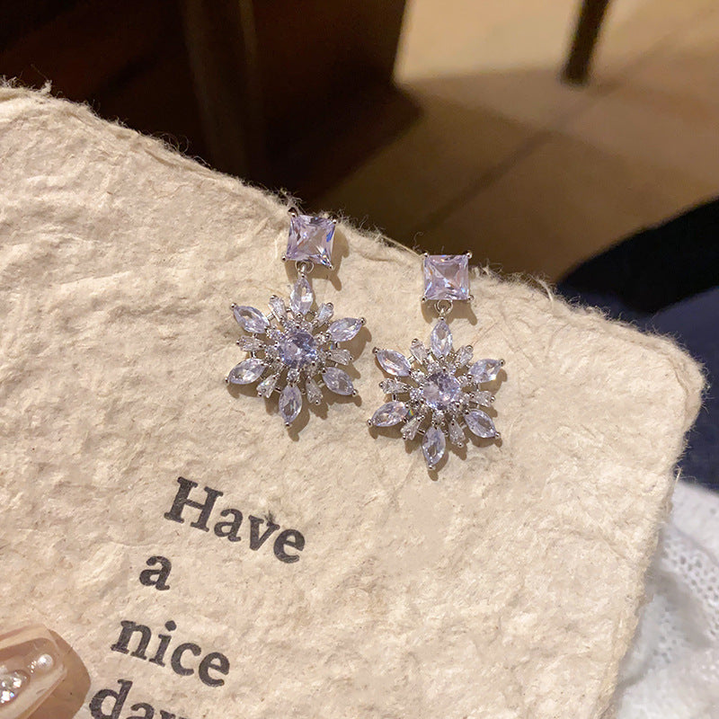 Earring Stud Flashing Exquisite Full Diamond Zircon Snowflake XEE6271
