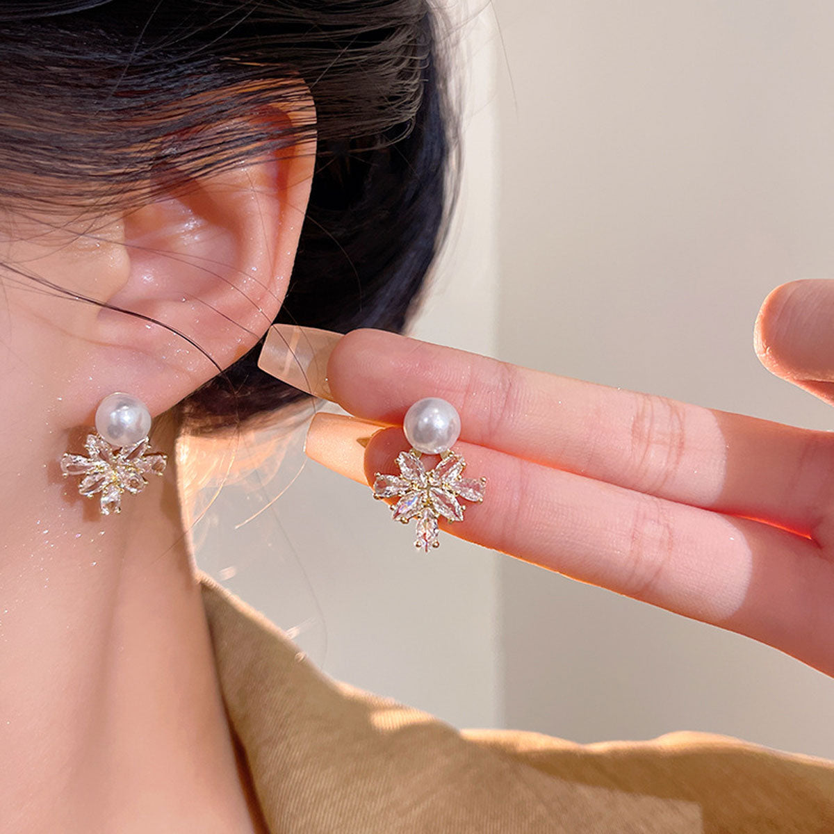 Earring Stud Super Flash Zircon Maple Leaf Pearl XEE6281