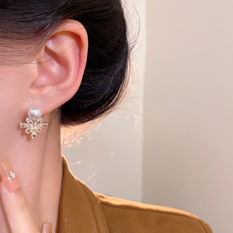 Earring Stud Super Flash Zircon Maple Leaf Pearl XEE6281