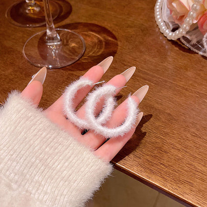 Earring Hoop Plush Furry C Shaped XLA2050